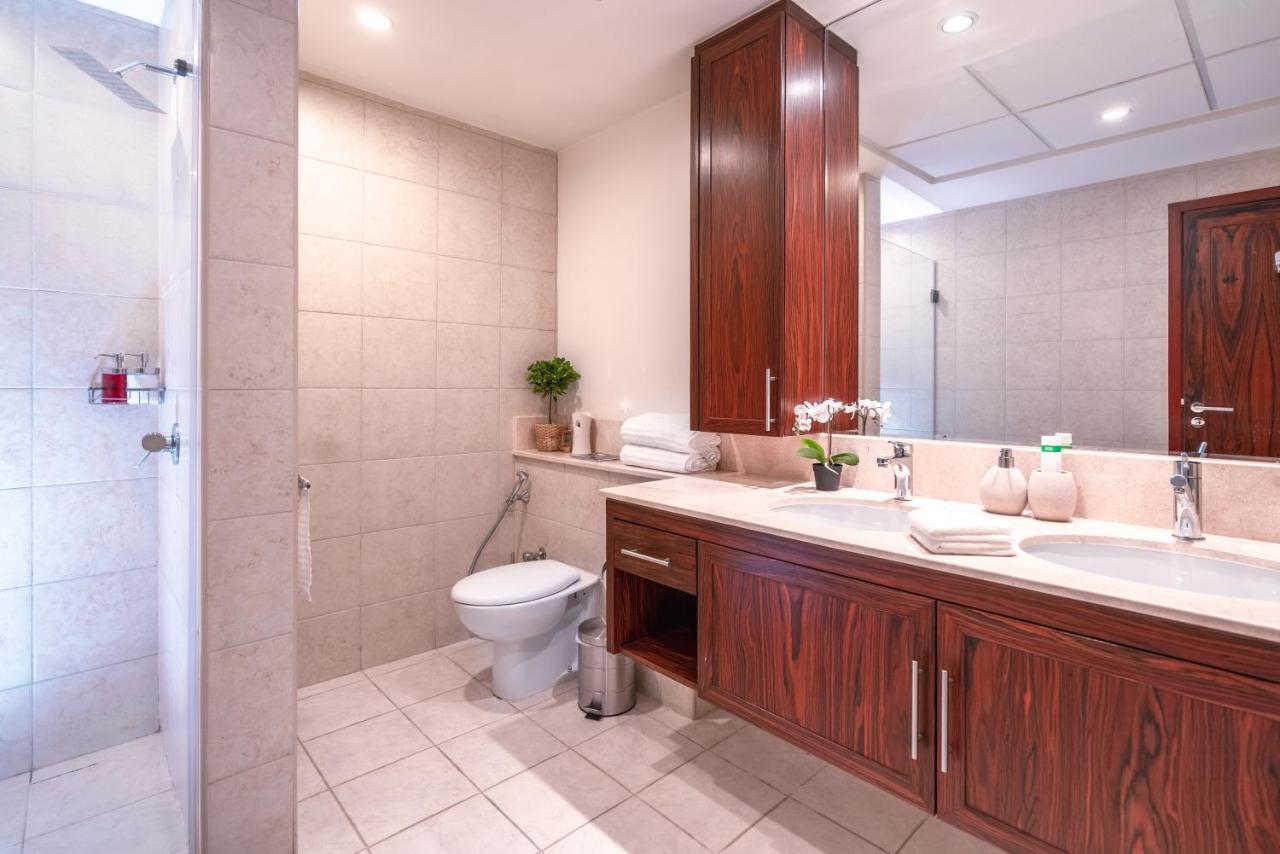 Elite Royal Apartment - Full Burj Khalifa & Fountain View - Ambassador ดูไบ ภายนอก รูปภาพ
